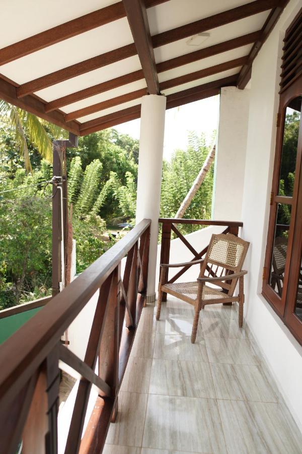 Hotel Surf Nest Hiriketiya Dikwella Esterno foto